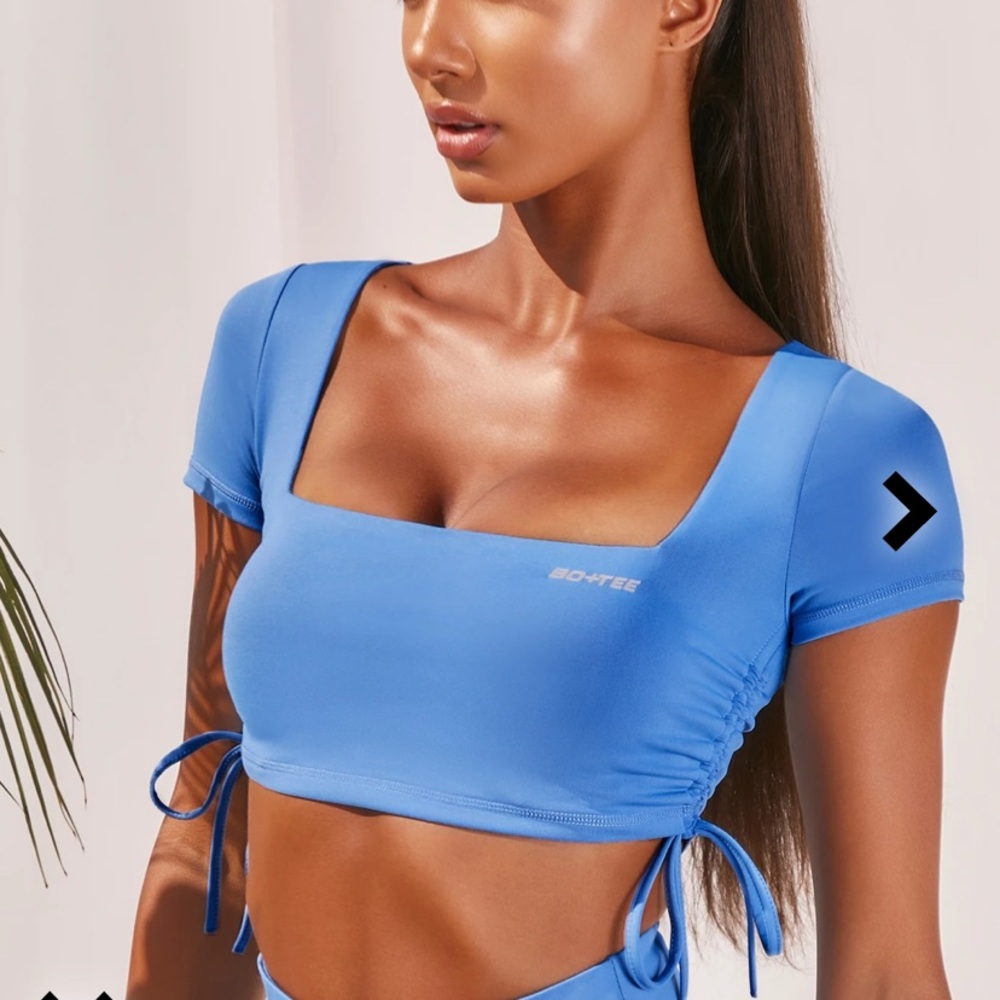 Bo+Tee square neck crop tee